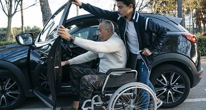 PARKEN-Umstieg vom Rollstuhl ins Auto