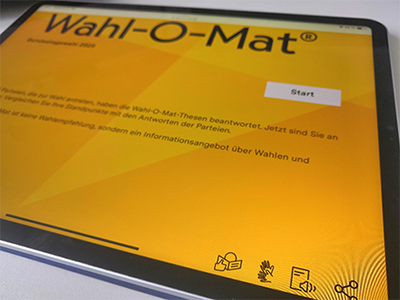 Tablet mit der Wahl-O-Mat App